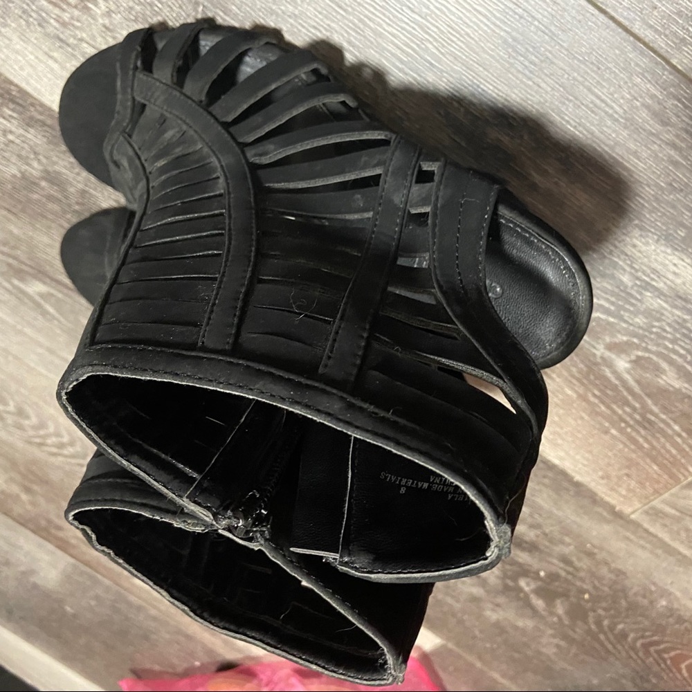 Small heels - Picture 3 of 6